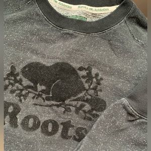 Roots Women’s black  sweatshirt